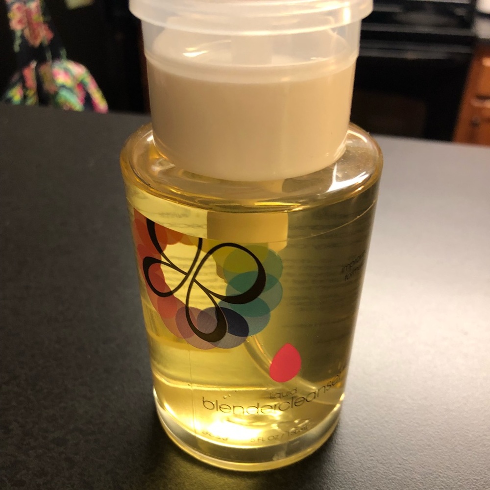 Brand new liquid blender cleanser